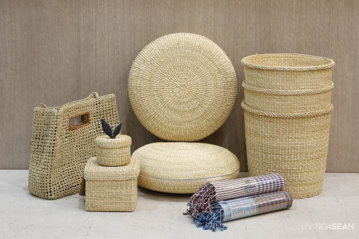 Vetiver is a good material for weaving. It has a neutral color and soft pleasant texture.