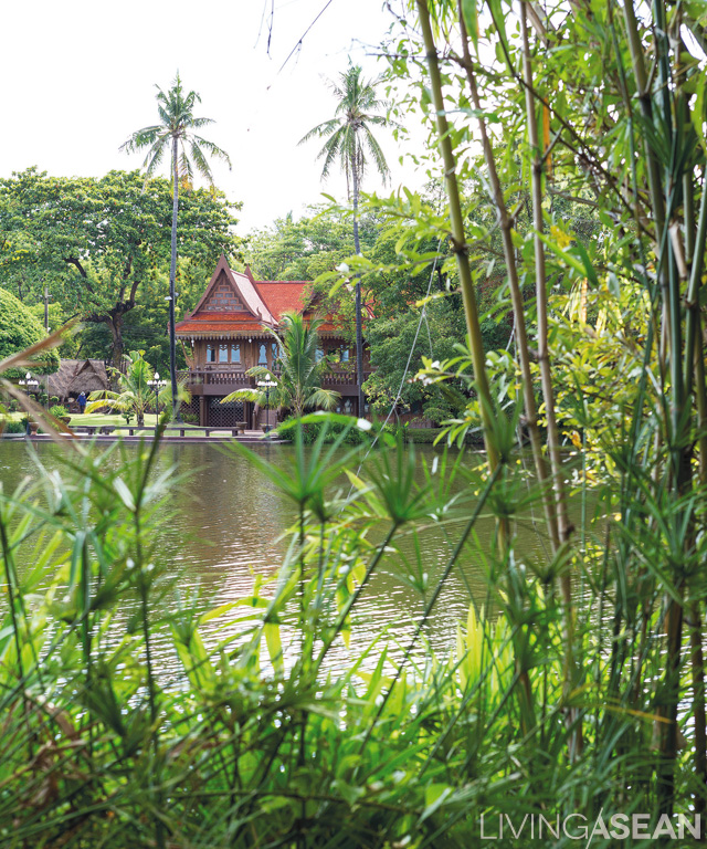 A well-preserved Thai-style home sits at the water’s edge evoking fond memories of riverside living not so long ago. 