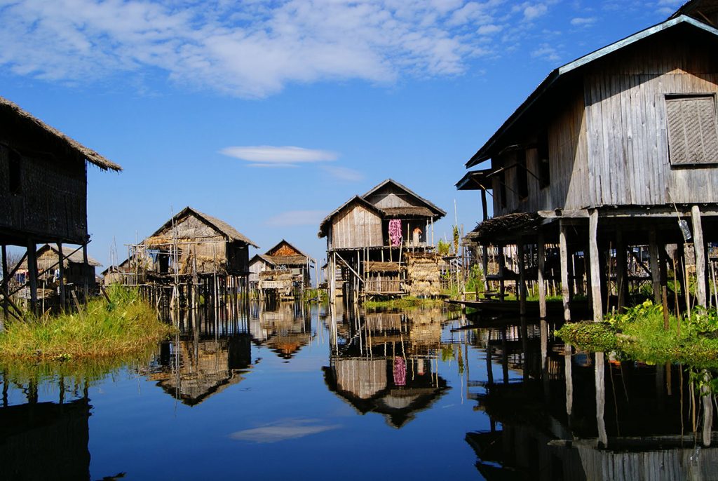 7 Extraordinary Types of Stilt Houses Found in the ASEAN /// Living