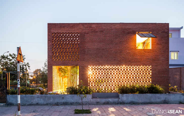 Brick house For a Tropical Climate