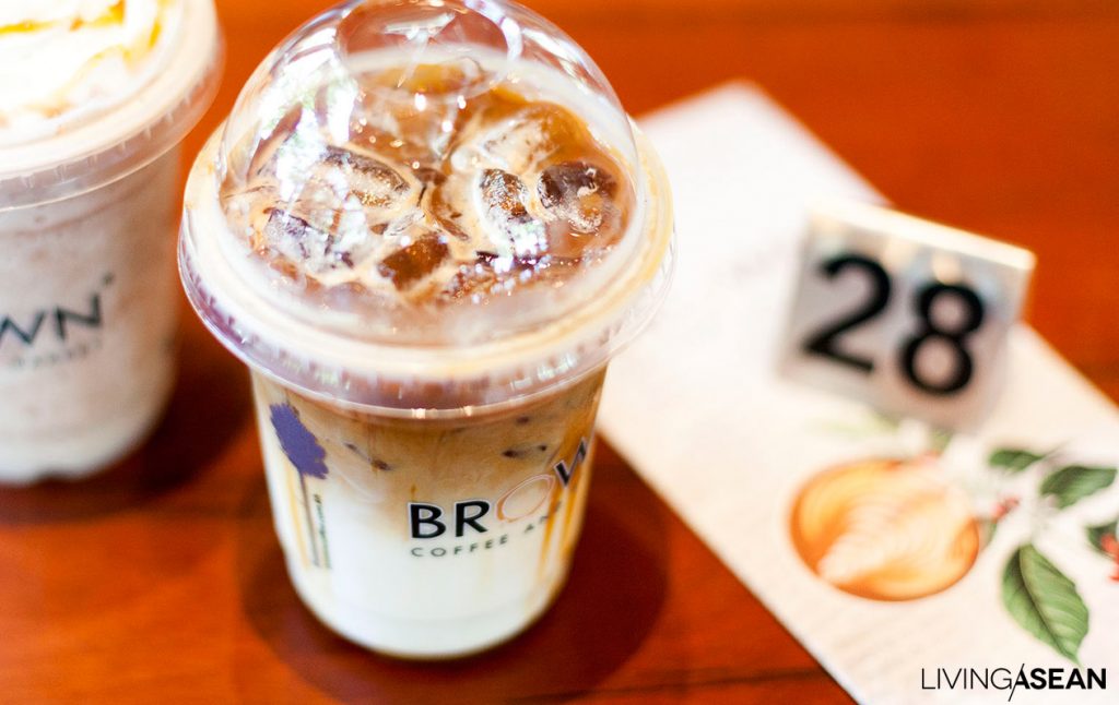 Brown a top café in Phnom Penh // Cambodian Coffee