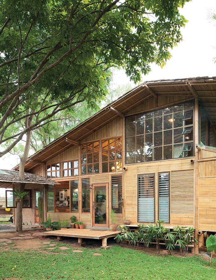 10 Inspiring Modern Tropical Houses