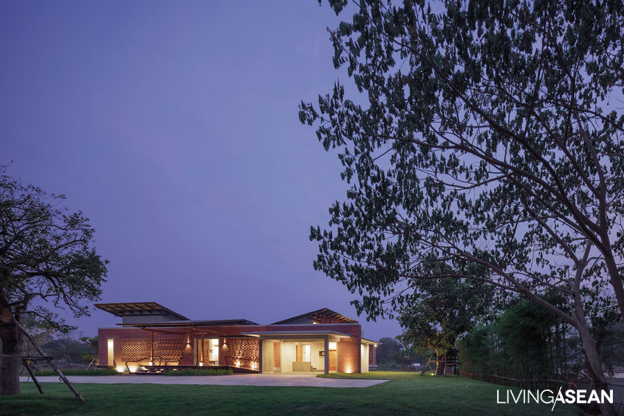 Single-Storey House / Teerachai Leesuraplanon