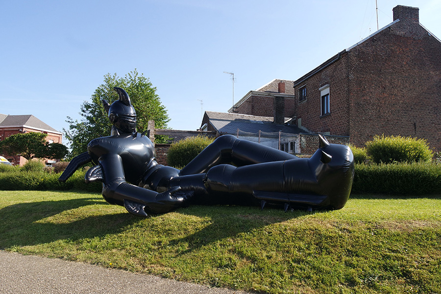 Happy Happy Project: Inflatable Robot – Black