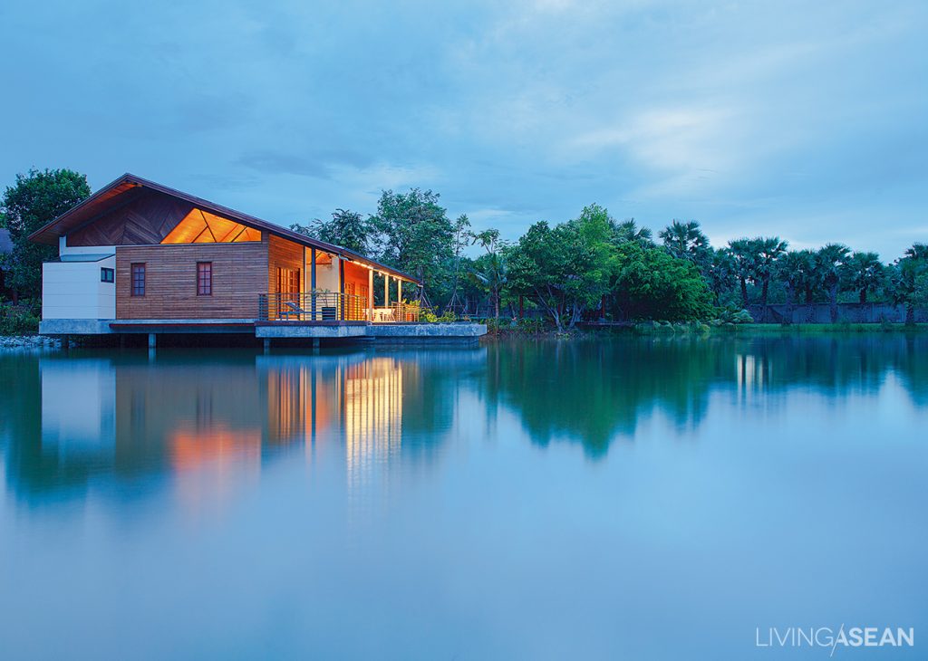 Tropical Lake House 