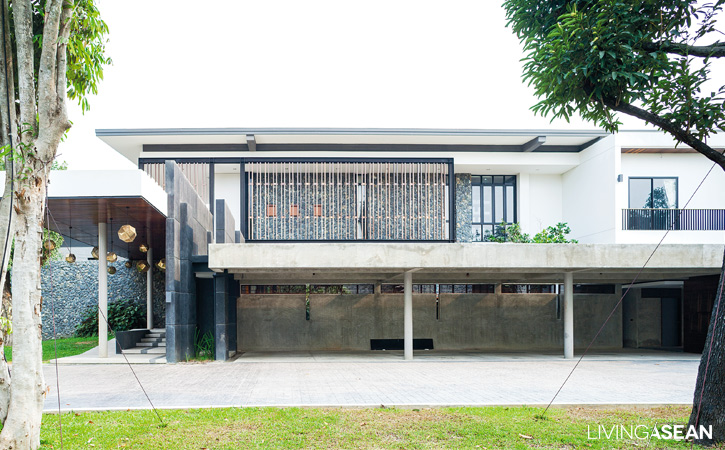 An Open, Airy Home with Privacy in Nakhon Pathom