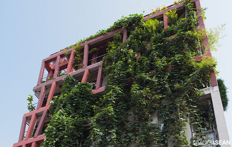 7-Story Ivy-Covered Home with a Green Façade