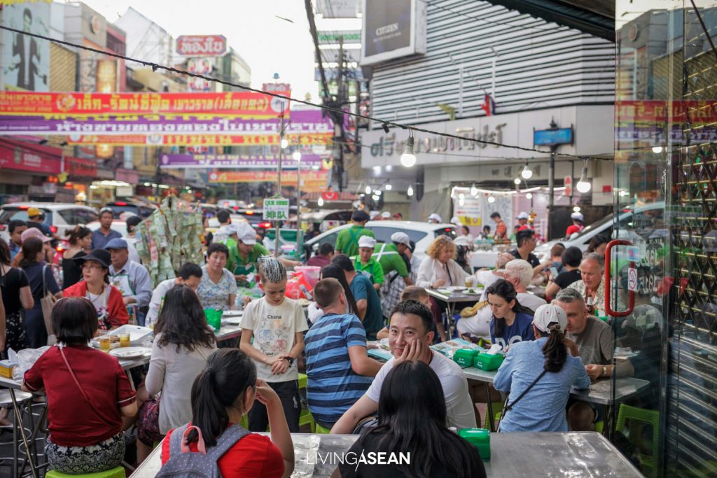 A Day Trip Through Yaowarat / Chinatown Bangkok / Street Food, Cafe ...