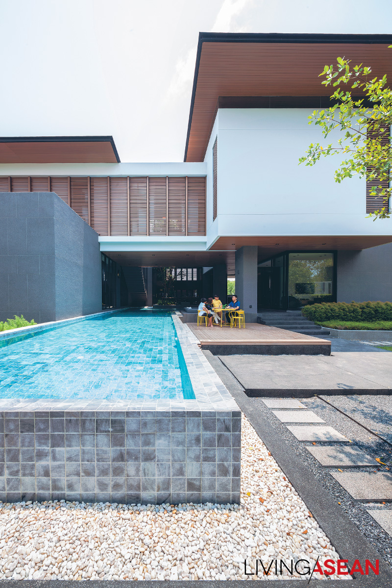 Contemporary Thai House Enhanced with Local Tradition