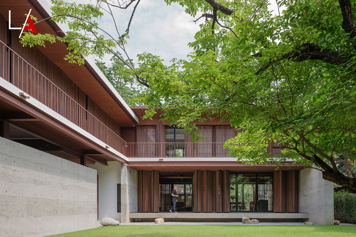 box-shaped-house-in-a-mid-city-garden-vin-varavarn-architects