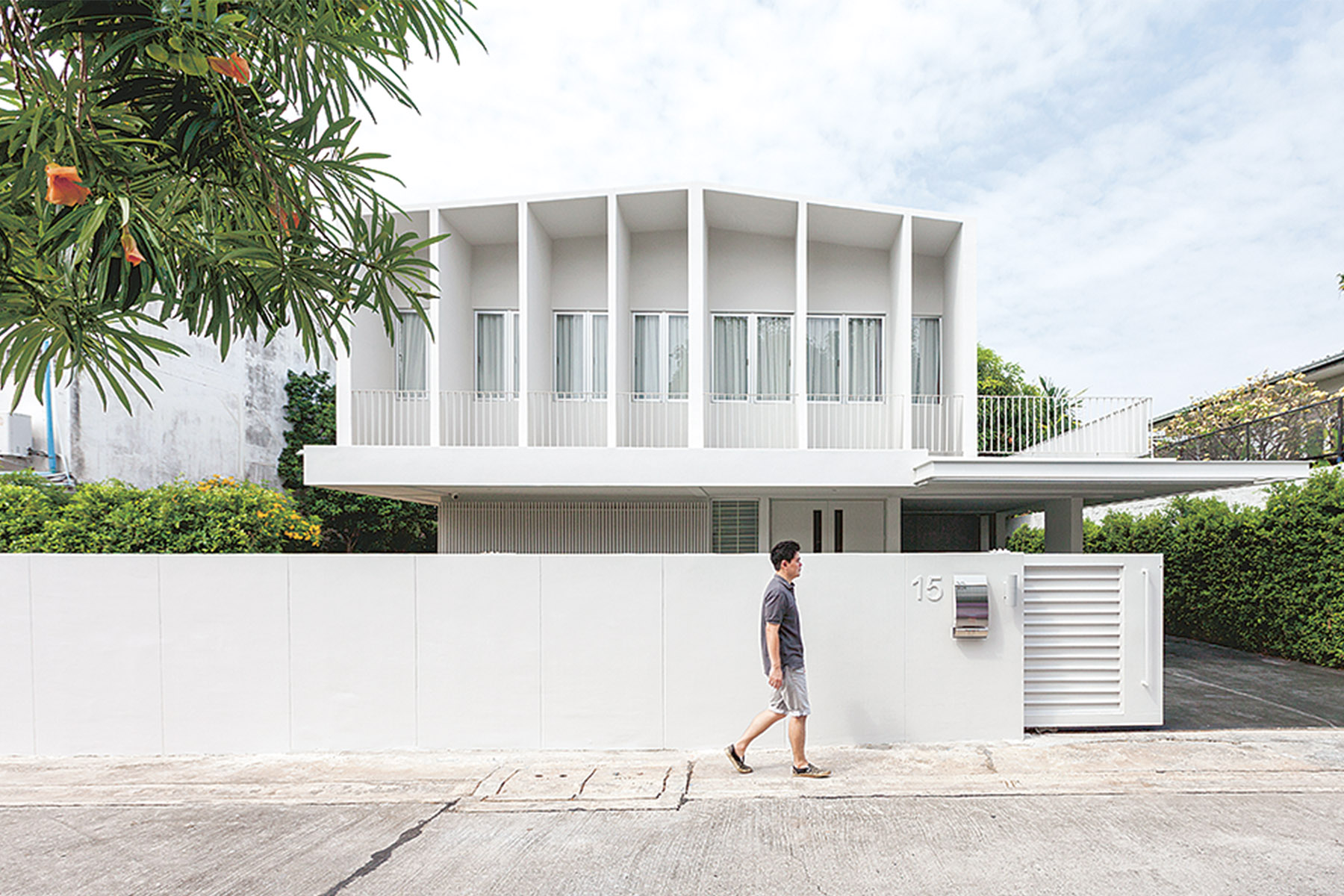 After renovation: The beautifully remodeled façade after a complete transformation. The house’s original structure is preserved while cool, clean lines give it a distinctive character.