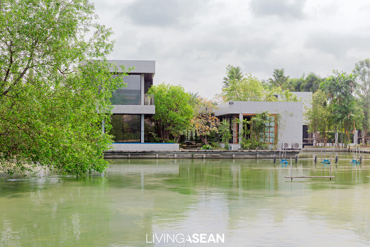 Modern Lake Home