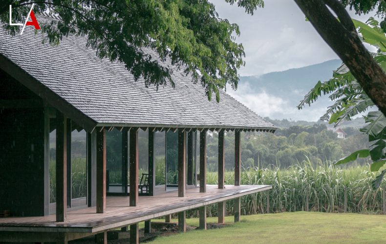 Country Villa Breathes in the Energy of Nature