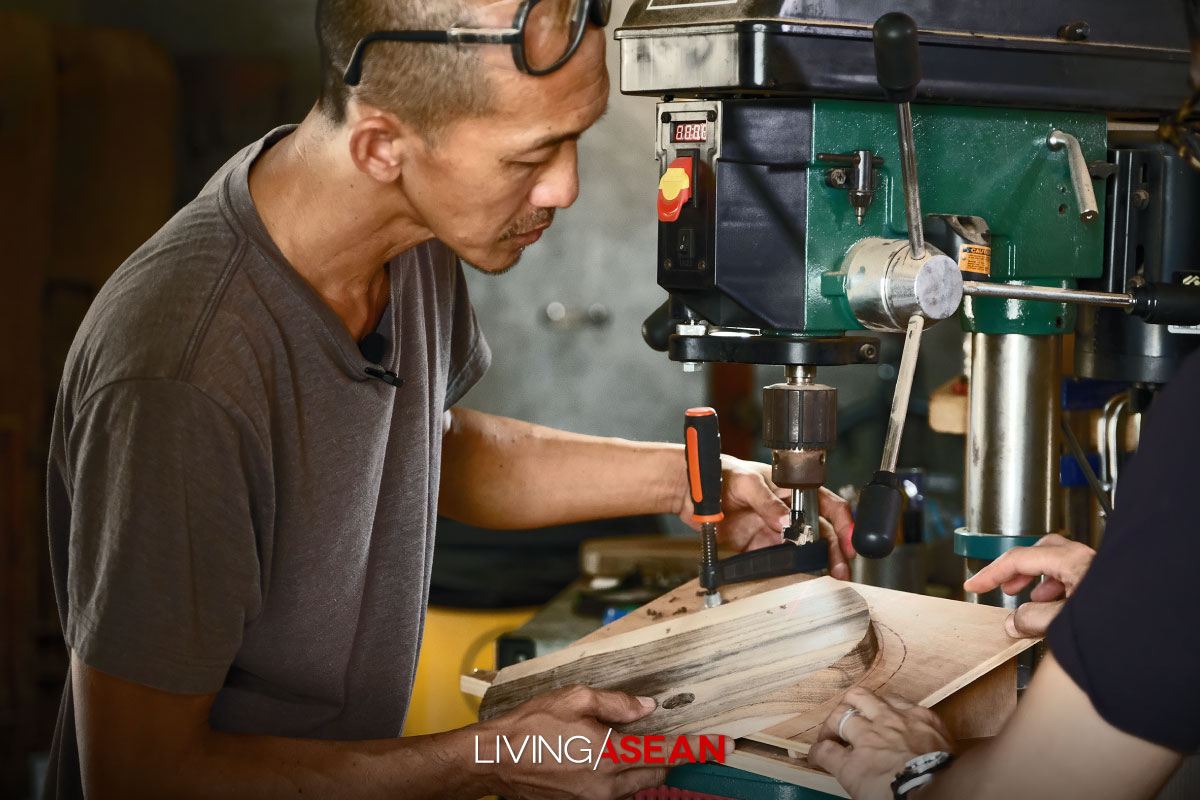 Phisanu Numsiriyothin / BaanLaeSuan Classroom / A Passion for Woodworking / Getting Started in Woodworking / master woodworker / professional carpenter