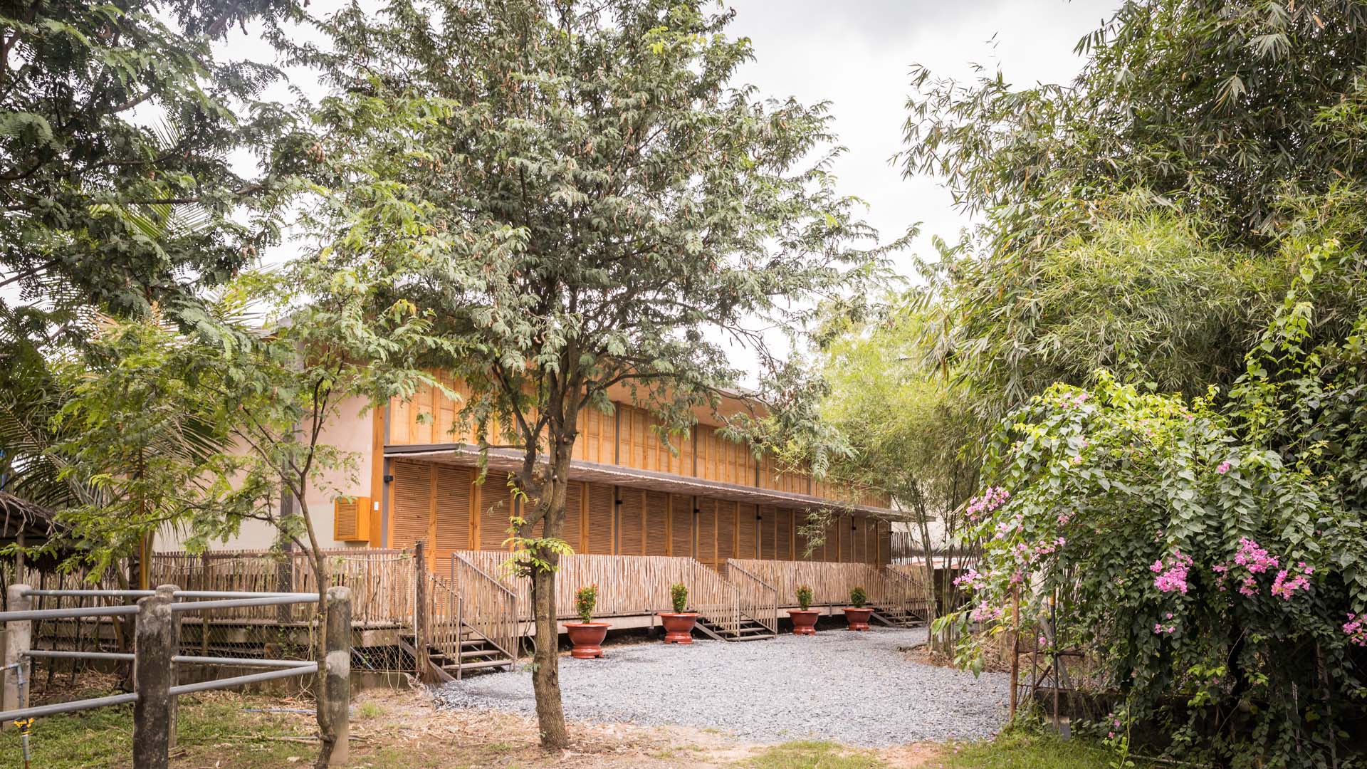 Hippo Farm Bioclimatic Dormitory; A Place to Reconnect with Nature