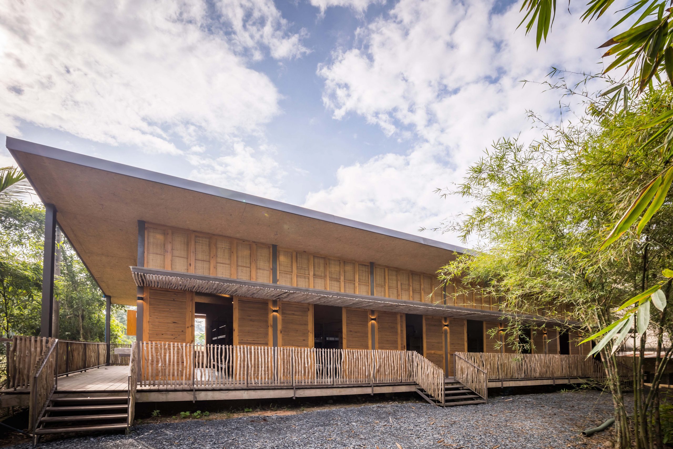 Hippo Farm Bioclimatic Dormitory; A Place to Reconnect with Nature