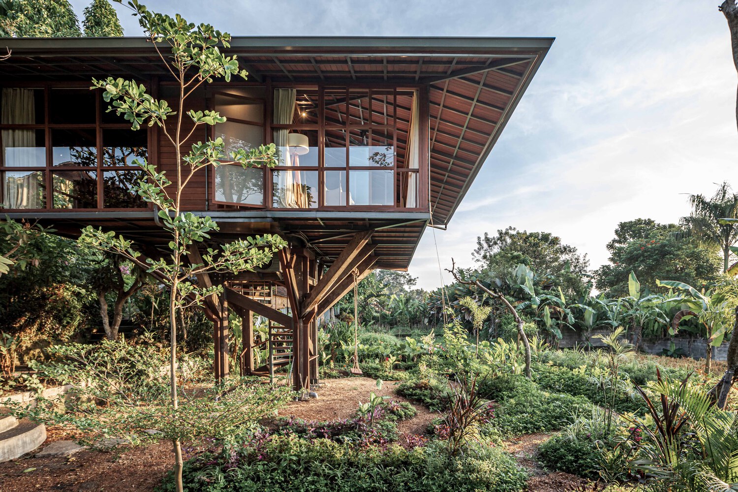 Stunning Treehouse Design Unveiled 