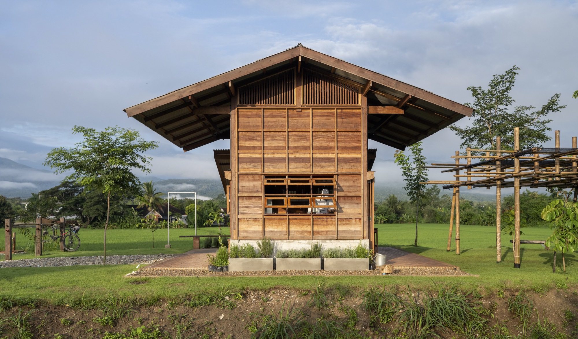 Chiang Mai Cafe Rice Fields Thingamajiggy Coffee Roaster