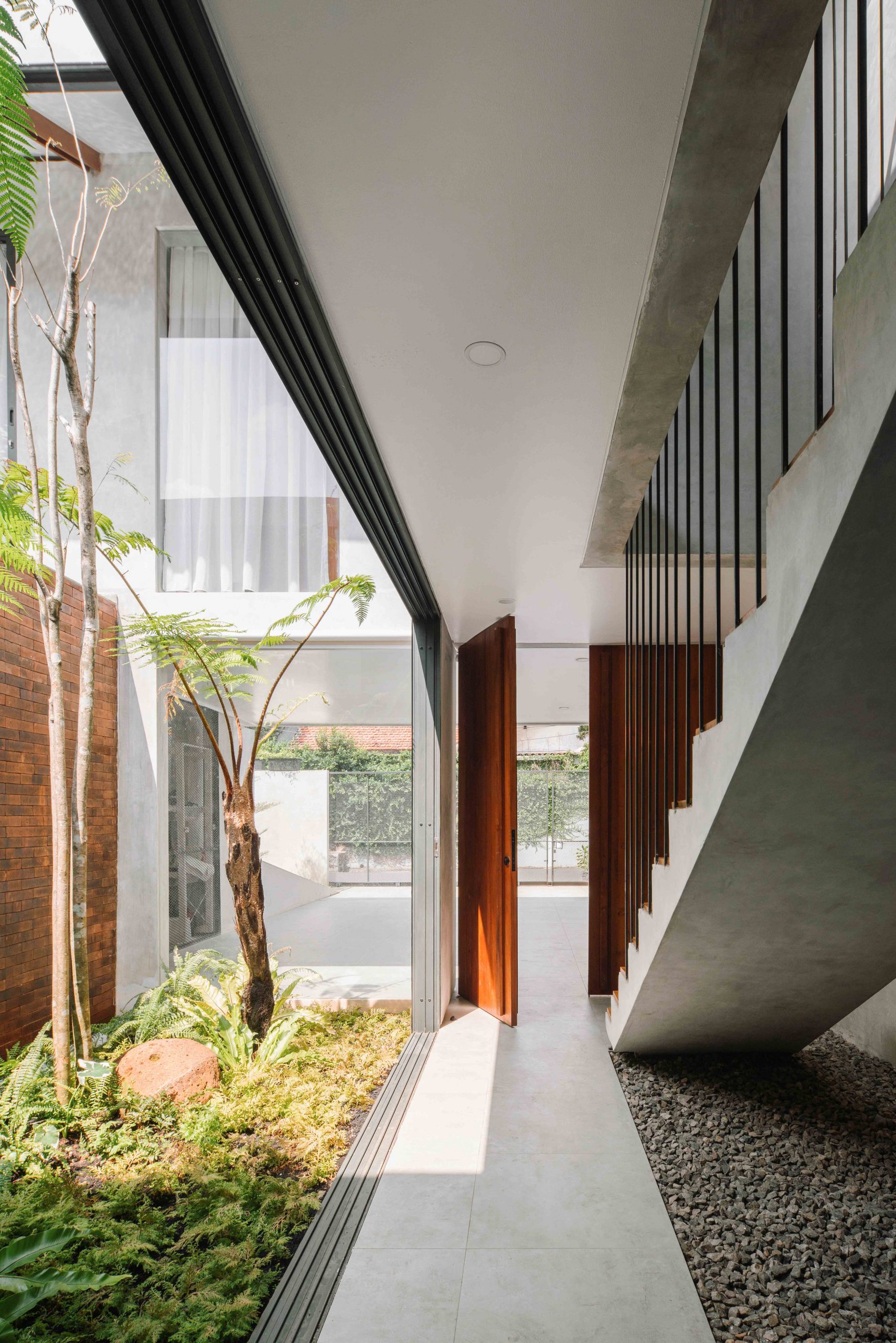 ACH HOUSE airy indonesian home