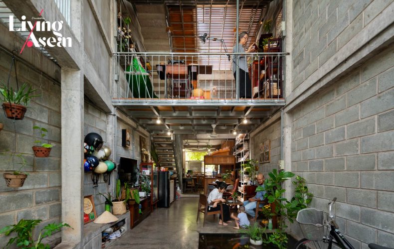 A Narrow, Multigenerational Home Lets Nature Permeate