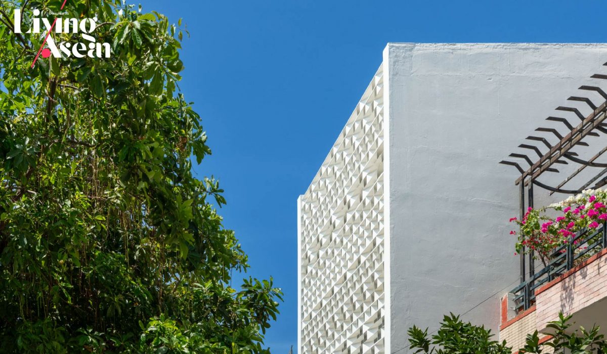 http://A%20White%20Row%20House%20Enchanted%20by%20Greenery%20and%20Natural%20Light