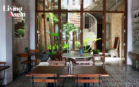A Colonial Row House Renovated as Home-cum-Restaurant Exuding Vintage Charm