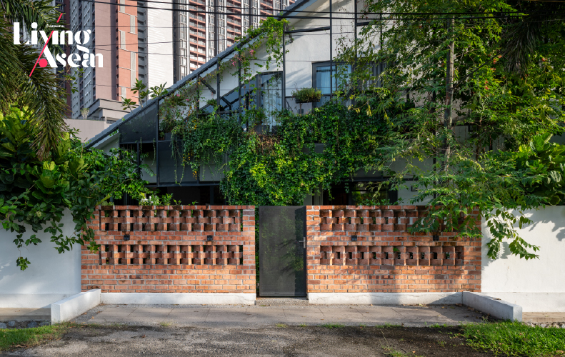 http://A%20Townhouse%20with%20a%20Stand-Alone%20Appearance%20That%20Blurs%20the%20Lines%20between%20Indoors%20and%20Outdoors